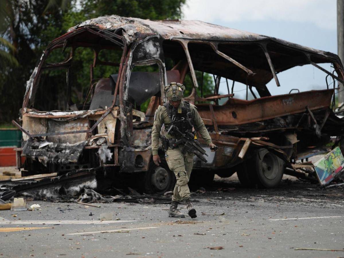 Tres coches bomba y un cilindro de gas: lo que se sabe de las explosiones en Colombia