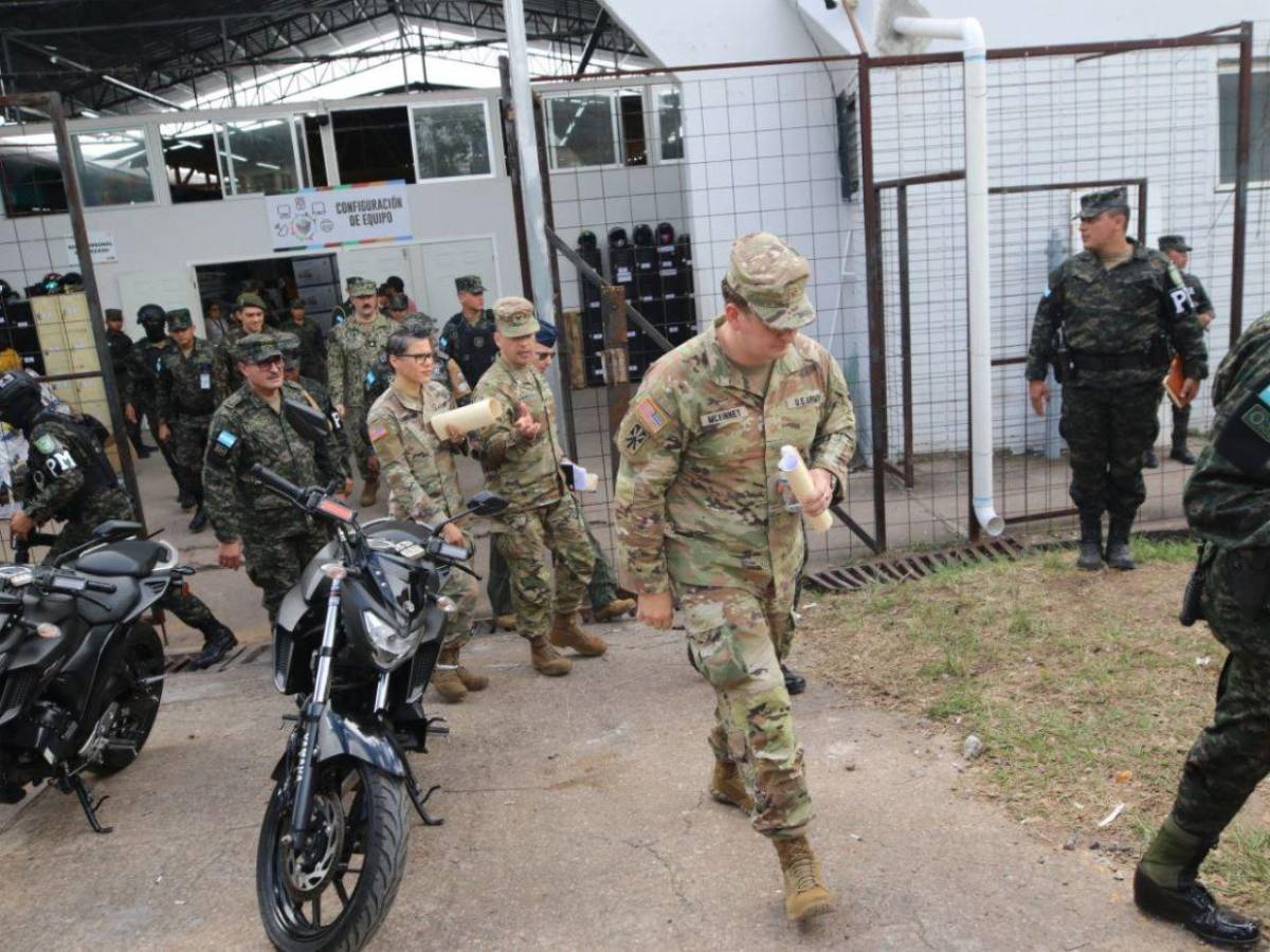 Militares de Estados Unidos y Brasil hacen recorrido por el CLE y se reúnen con Roosevelt Hernández