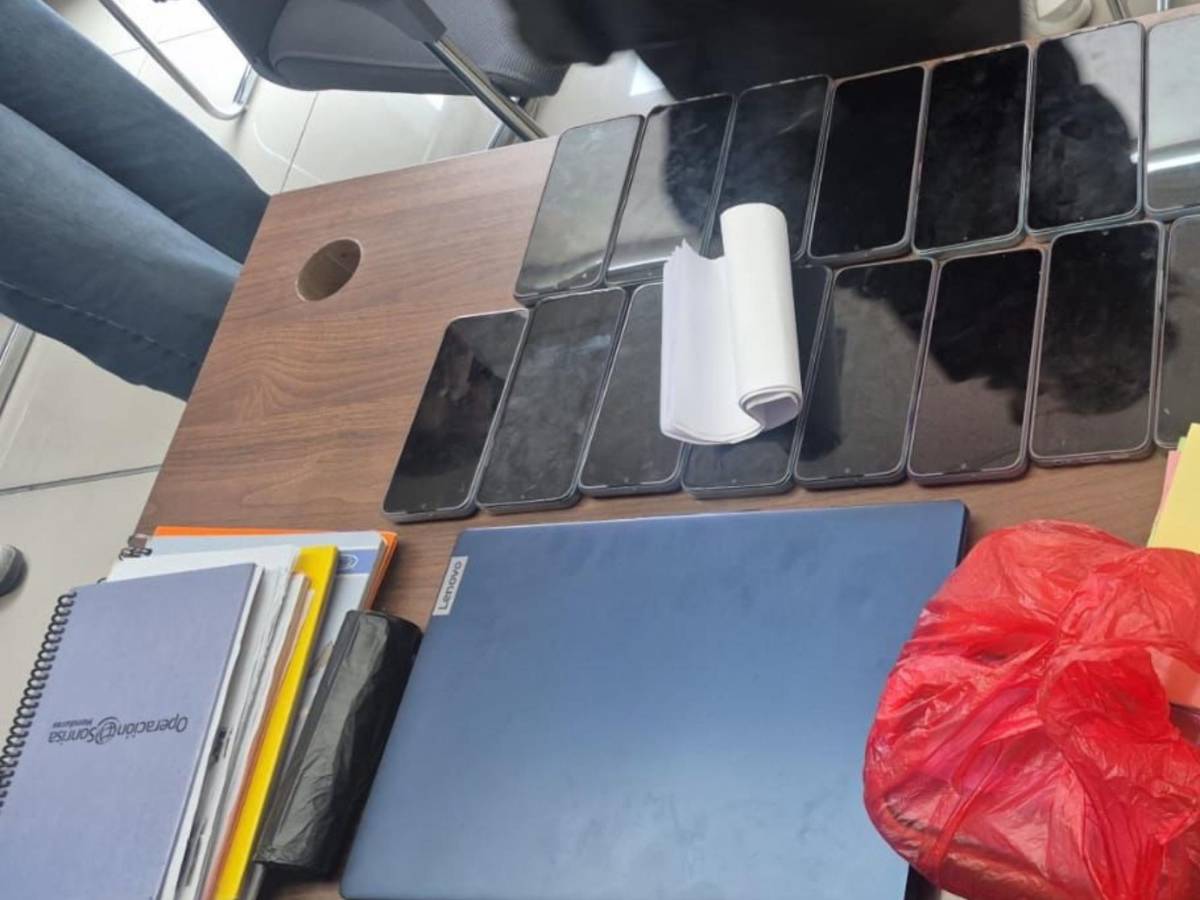 Más de 18 celulares tenía Nueva Med, clínica denunciada por EL HERALDO Plus y LA PRENSA PREMIUM, para llamar a pacientes