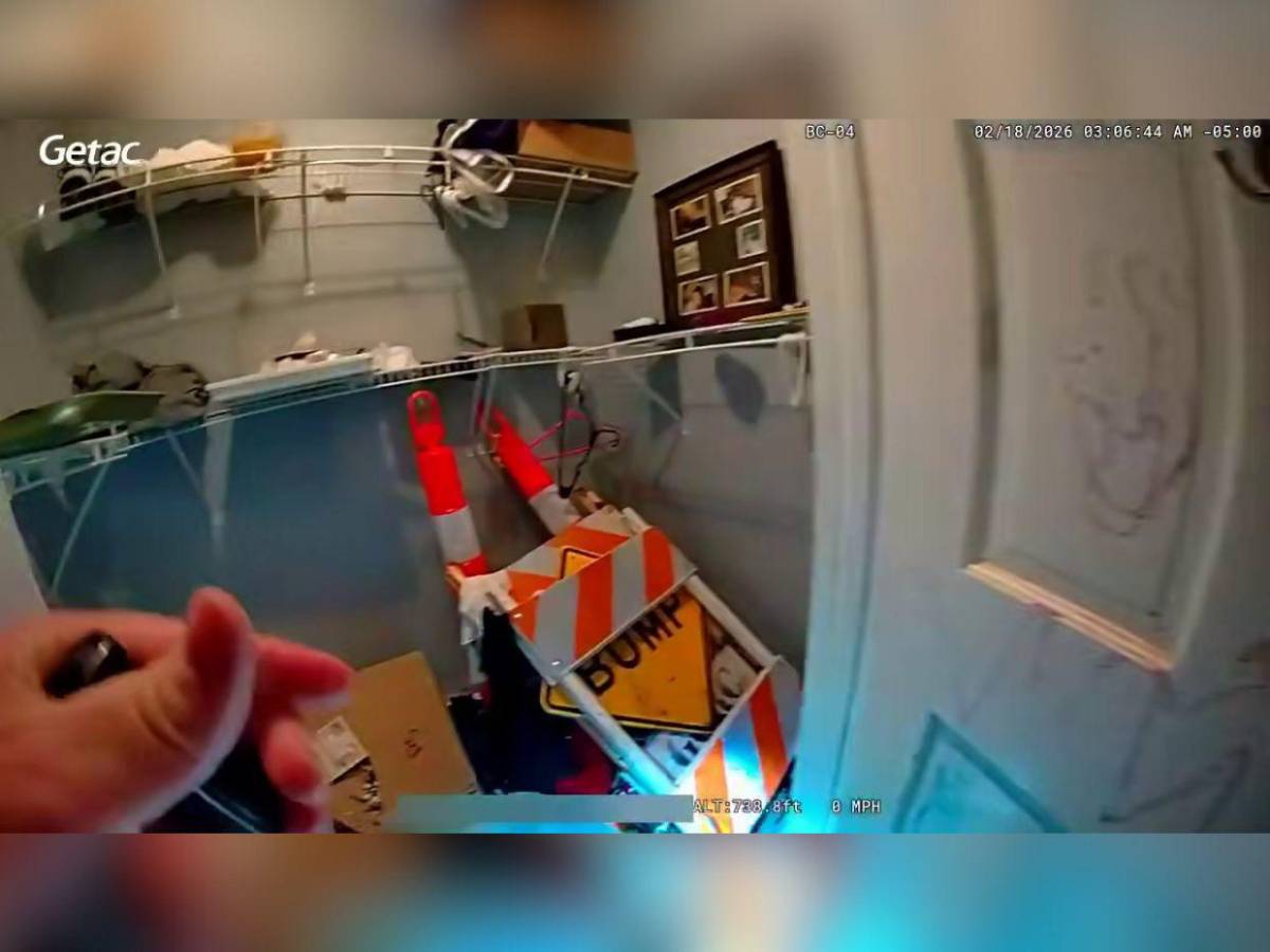 Entre heces y basura: el horror que vivían dos niños rescatados por la policía en EE UU