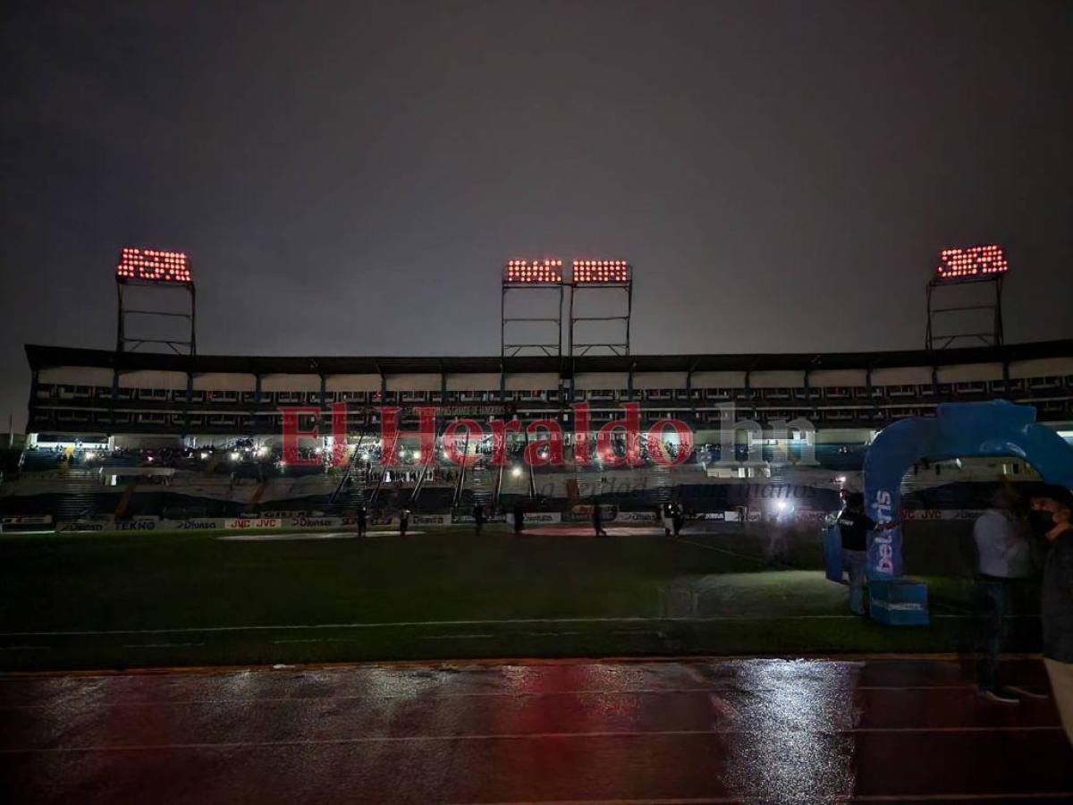 Apagón en el estadio Olímpico retrasa duelo Marathón vs. Olimpia