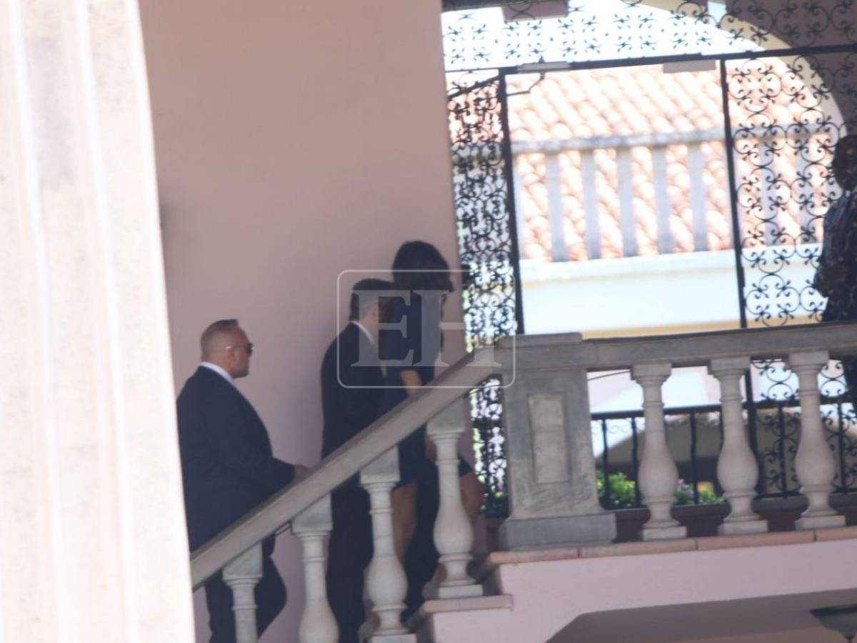 En fotos: así fue la llegada de Kristi Noem a Casa Presidencial