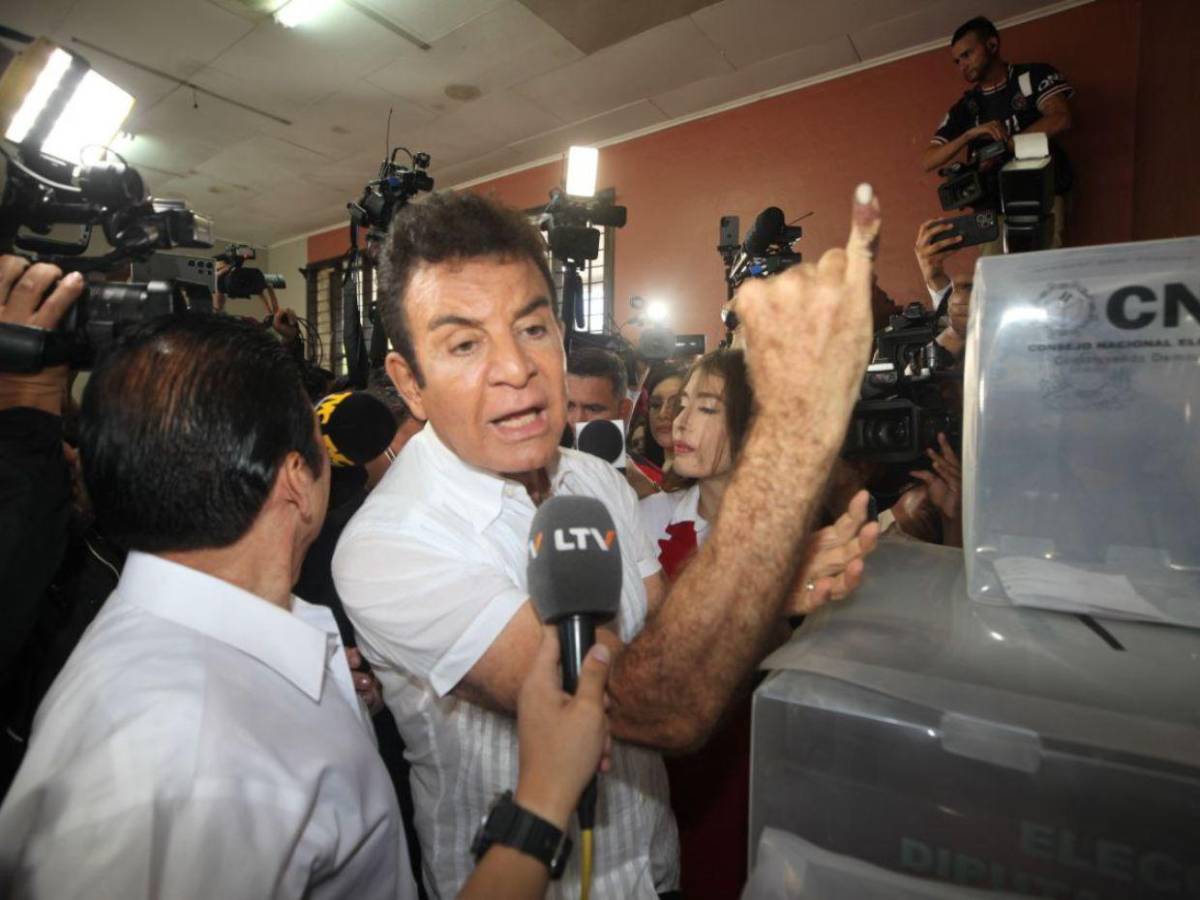 Precandidatos presidenciales ejercieron su voto en las primarias en Honduras