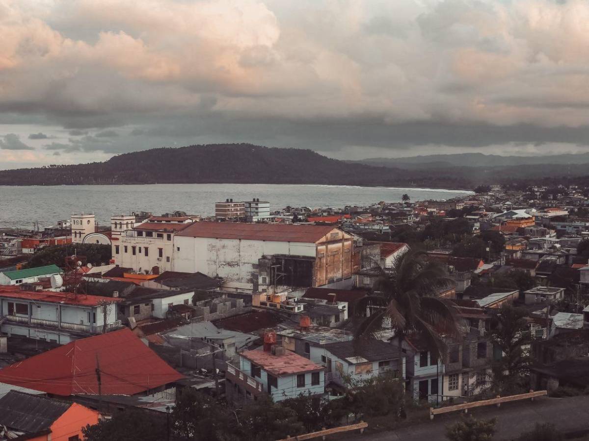 Guantánamo, la sombría y cuestionada cárcel a la que Trump enviará migrantes