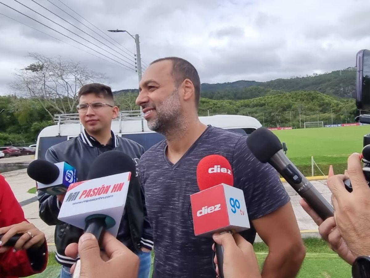 El exjugador del Olimpia, mencionó que solo anda por Honduras disfrutando de sus vacaciones y decidió visitar su exequipo.