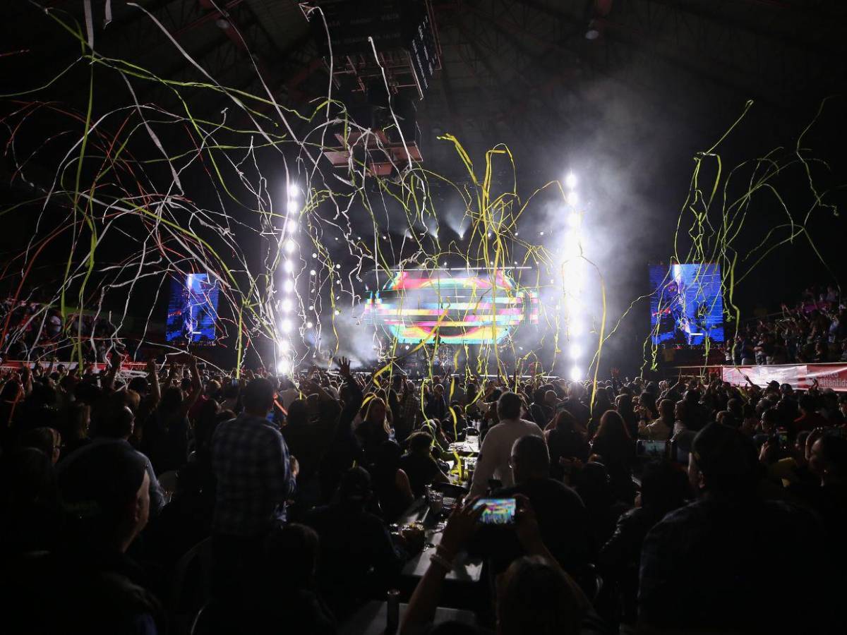 Las fotos que resumen la fiesta ochentera de Matute en Tegucigalpa