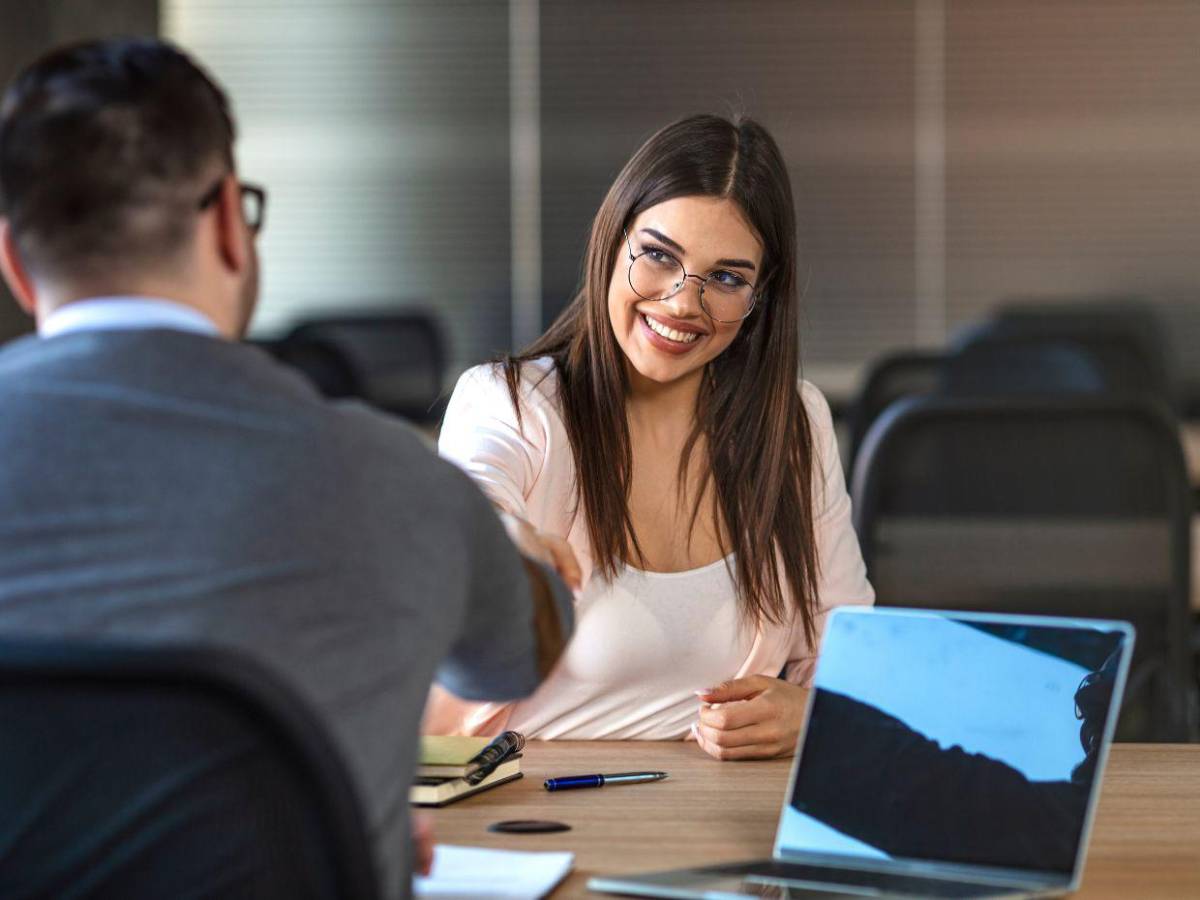 Diez deberías para triunfar en una entrevista de trabajo