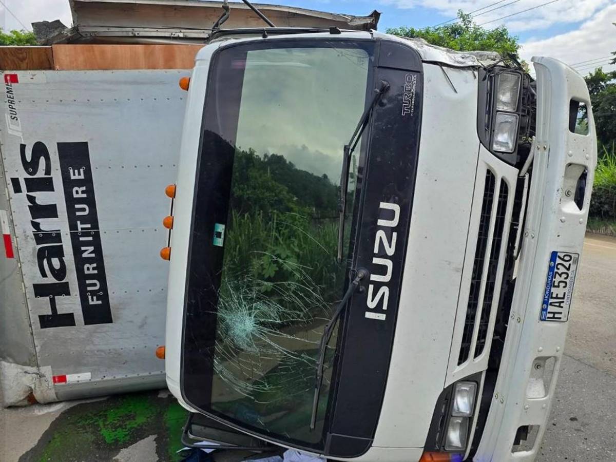 Las imágenes del fatal choque entre pick-up y camión en Cofradía