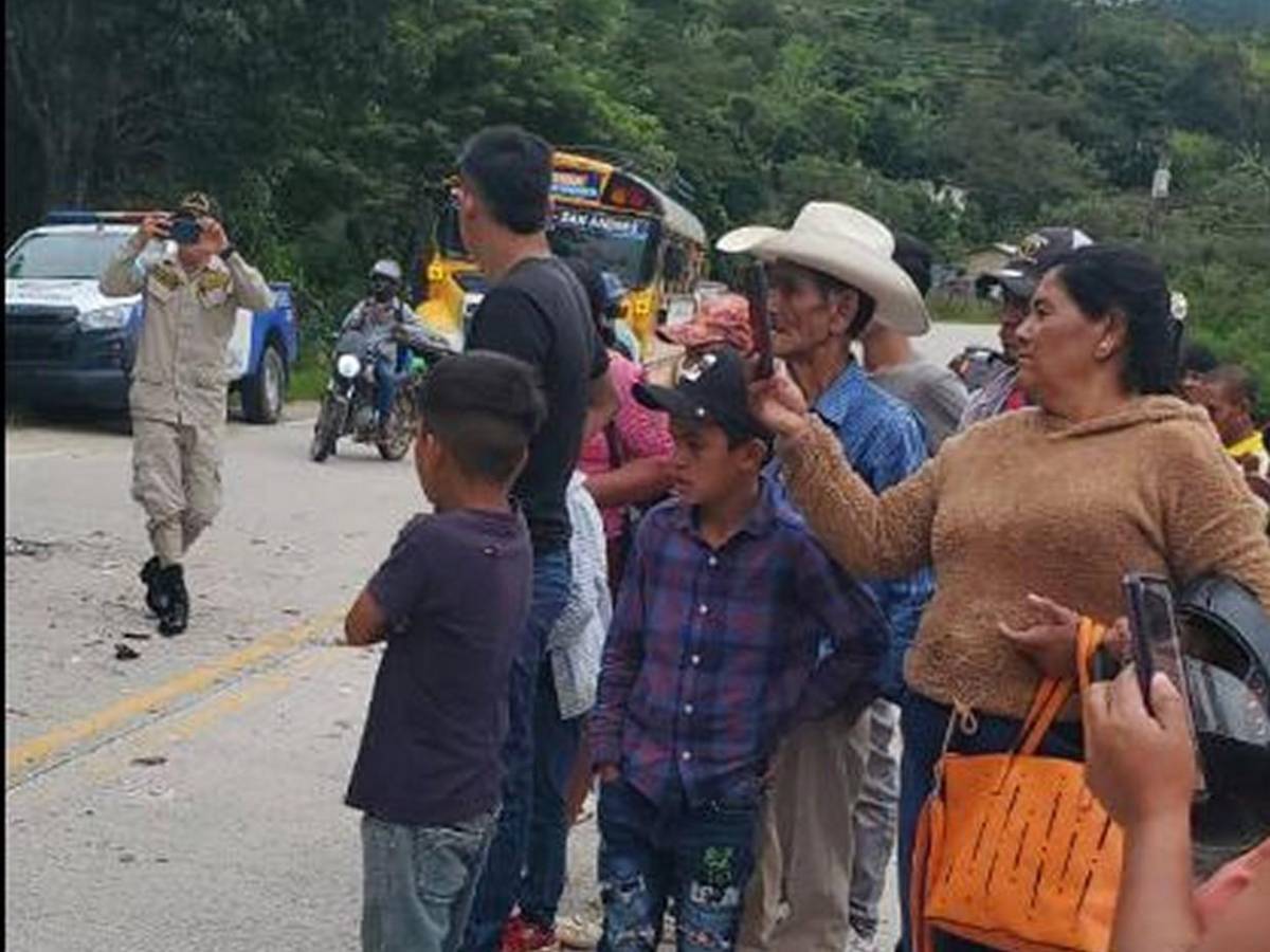 La escena tras accidente en La Jagua, Intibucá, que dejó varios heridos