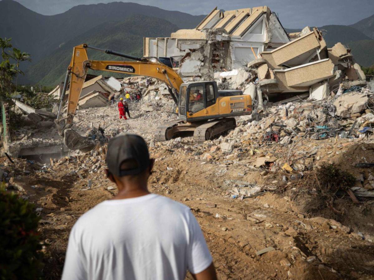 Venezuela conmemora su independencia entre muertos, desaparecidos y destrucción