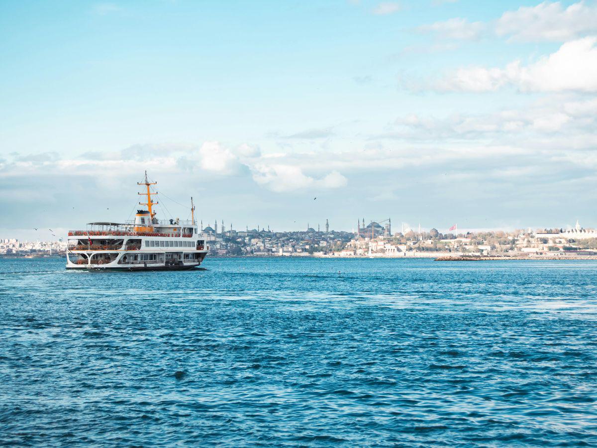 ¿Qué es el estrecho de Ormuz y por qué Donald Trump ha puesto su interés en él?