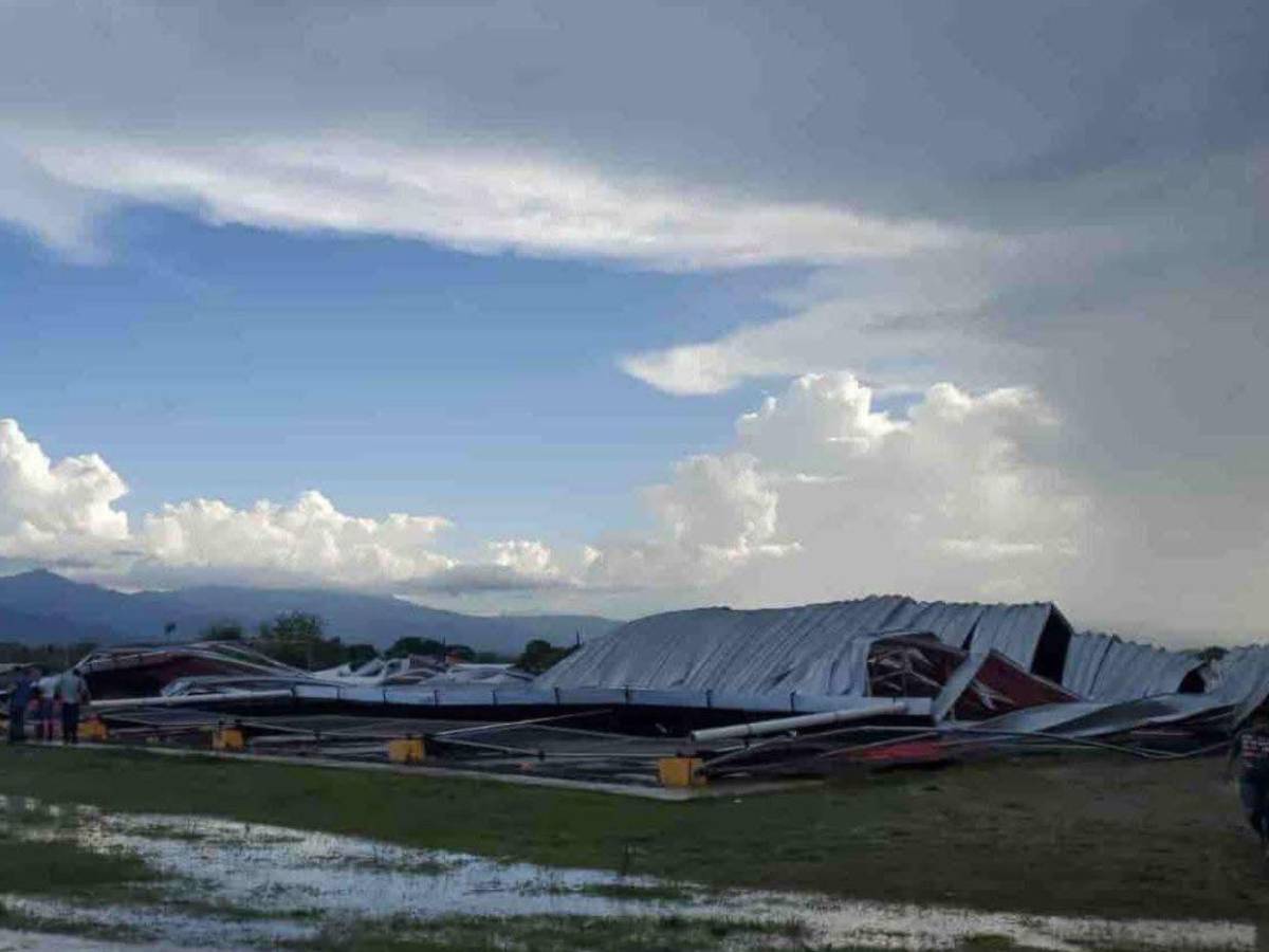 Mario Moncada revela por qué se desplomó el polideportivo en Olanchito