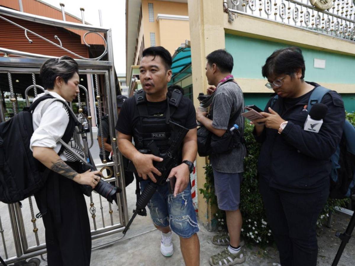 Mató a sus abuelos antes de asesinar a 6 personas en su escuela y quitarse la vida: tiroteo en Tailandia