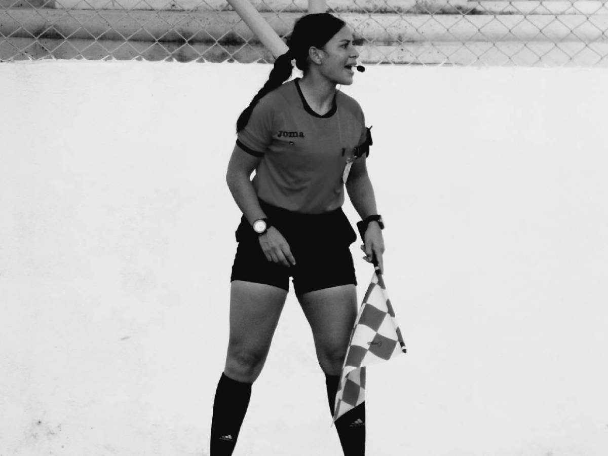 Nolvia Hernández, la hermosa árbitra hondureña que roba suspiros en redes sociales