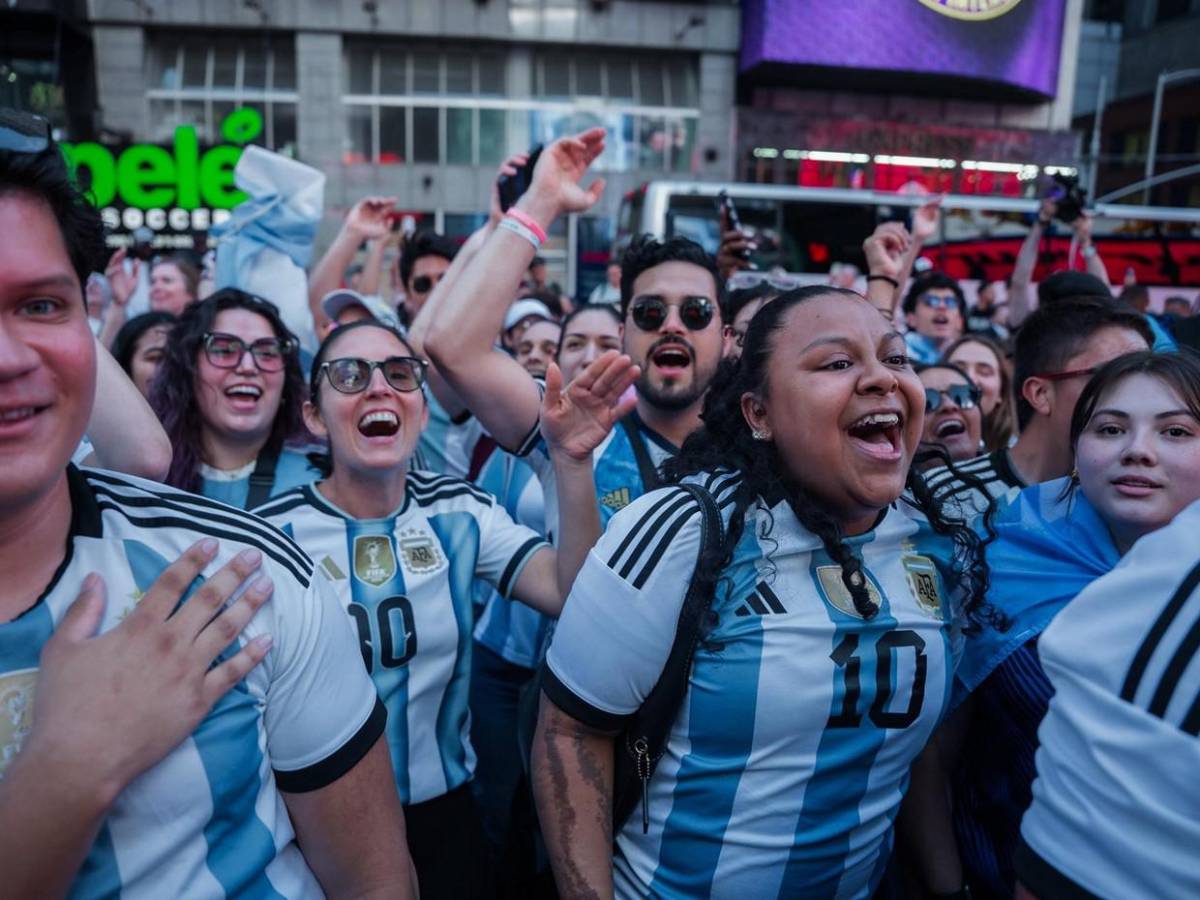 De blanco y celeste se pinta la ciudad de Kansas para el banderazo Argentina vs Argelia