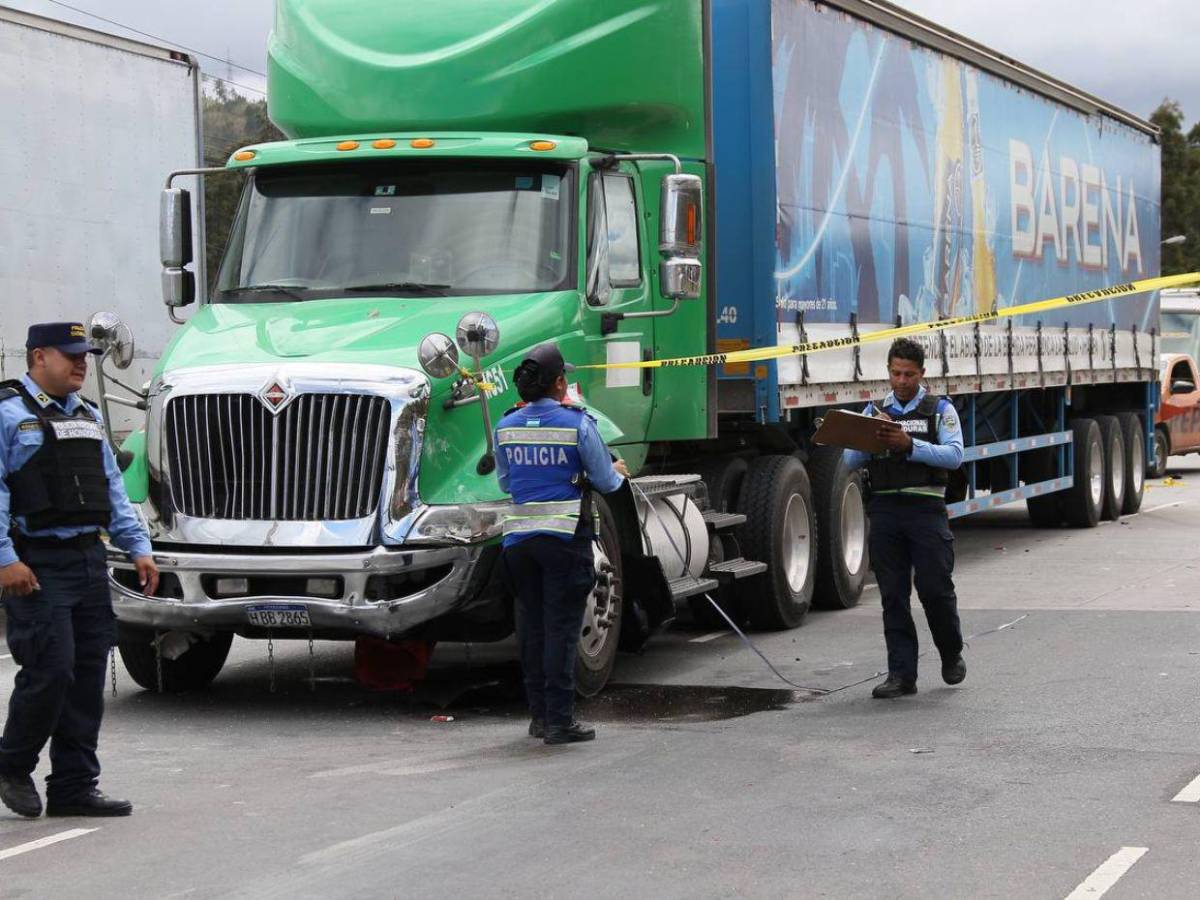 Las impactantes imágenes del brutal accidente en la CA-5 que dejó una mujer muerta