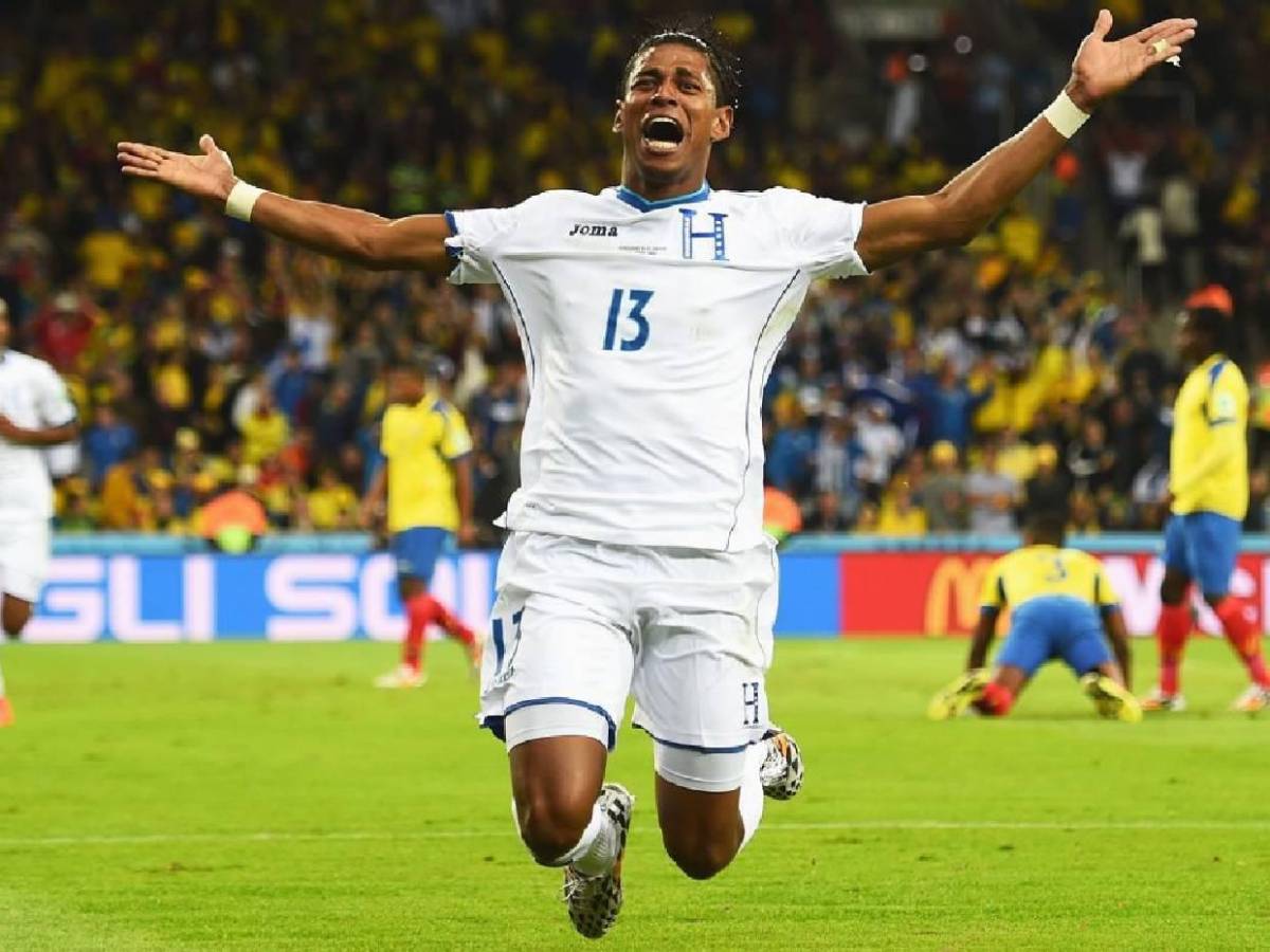 Carlo Costly preocupa a sus seguidores al ser internado en un hospital: ¿Qué tiene?