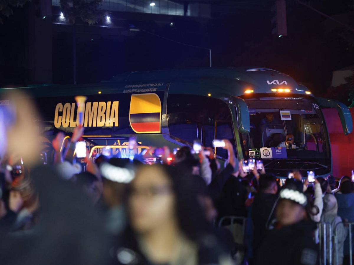 Locura total, así recibieron colombianos a su selección en Ciudad de México