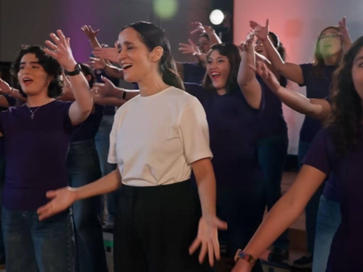 La niña futbolista: el sencillo que hizo meme a Julieta Venegas
