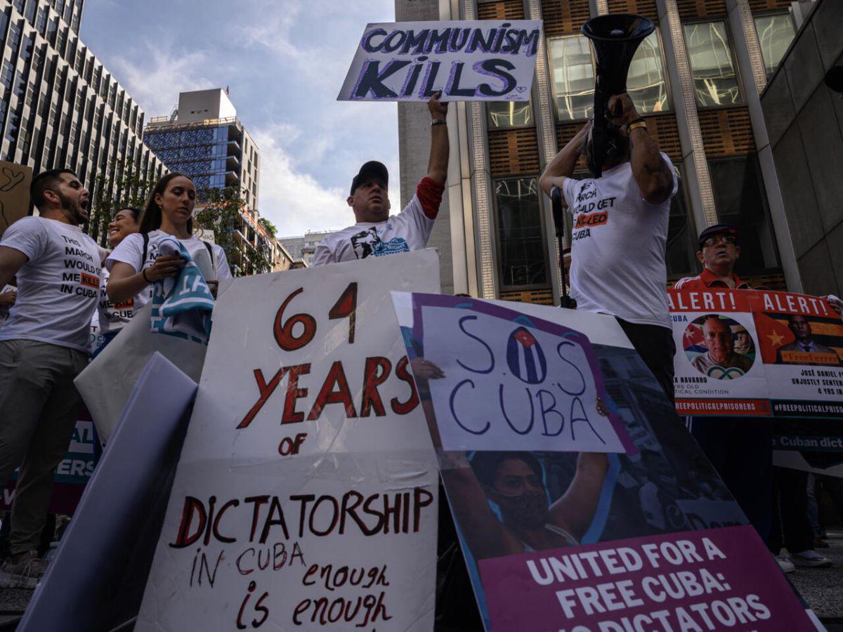 Fiscal cubano pide condenas de 30 años para tres acusados de terrorismo