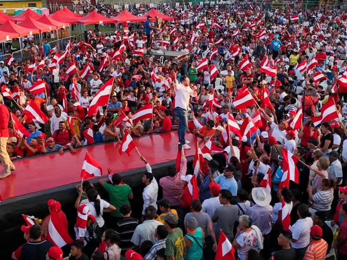 “El Partido Liberal está de pie”: Jorge Cálix en su cierre de campaña