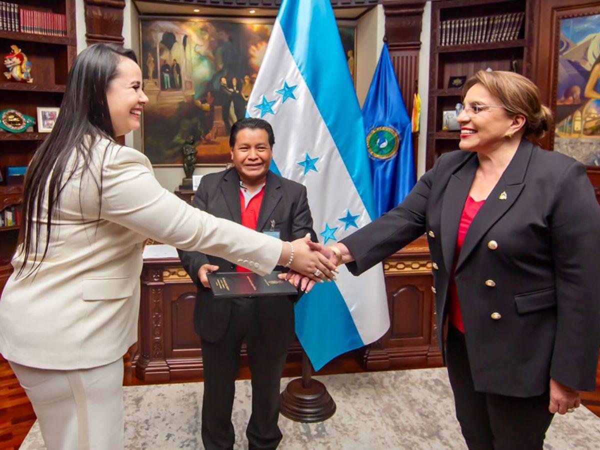 Juramentan a Sarahí Cerna como nueva ministra de la Presidencia