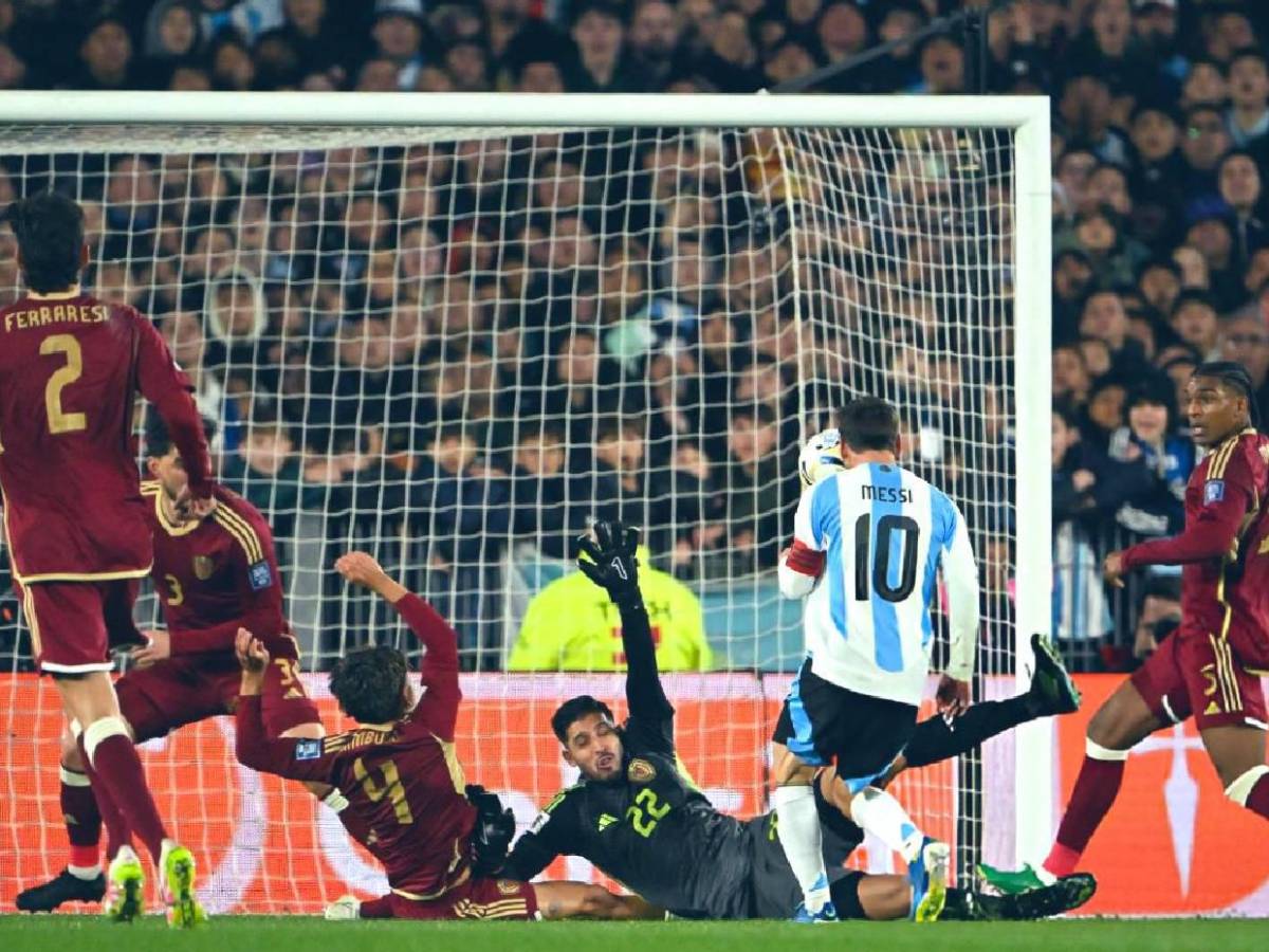 Llanto y linda despedida de su afición: Así fue el último partido eliminatorio de Messi en Argentina