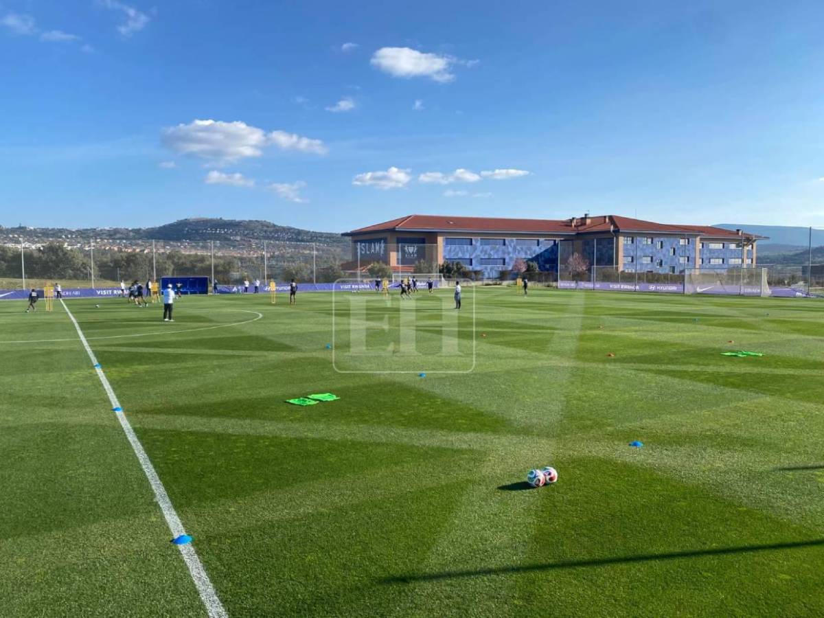 En cancha de gigante de España y el único jugador que faltó: El primer entreno de Honduras con nuevo DT