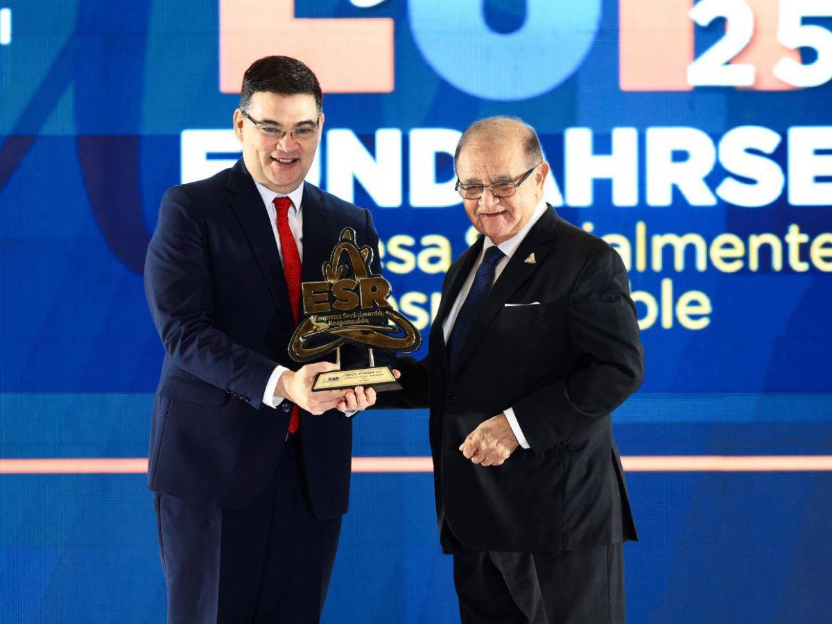 Entre premiados e invitados, así se vivió la gala del Sello FUNDAHRSE 2025