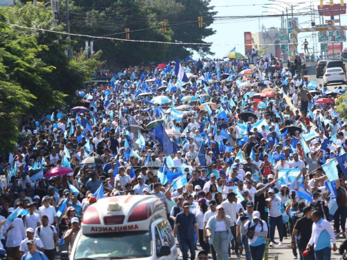 Las mejores 14 fotos de la movilización del Partido Nacional en Tegucigalpa