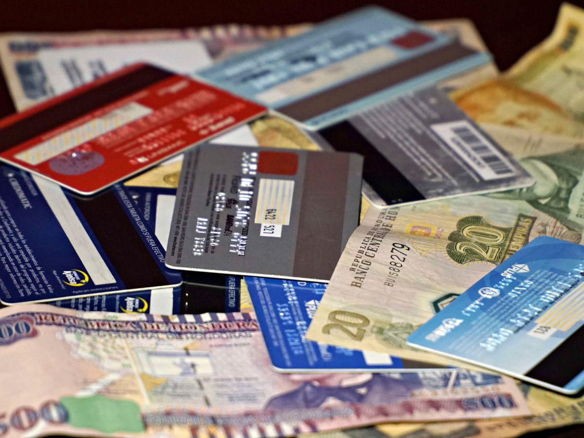 Más de 800 mil tarjetas de crédito circularon en Honduras durante 2022