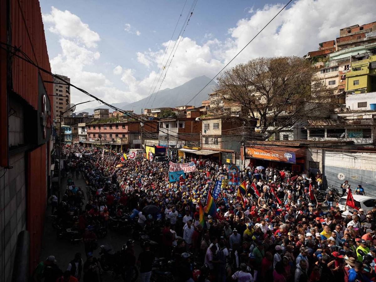 Chavismo conmemora 37 años del 'Caracazo' y pide a EEUU libertad para Maduro