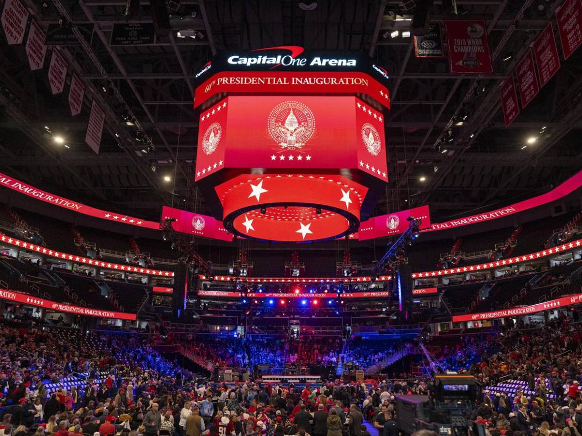 Trump tendrá su ansiado “baño de masas” en estadio de Washington antes de investidura