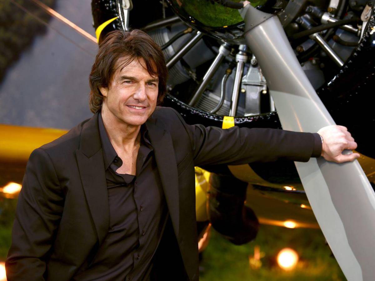 Tom Cruise llega a los 63 años, sin delegar el riesgo ni ceder su lugar en Hollywood