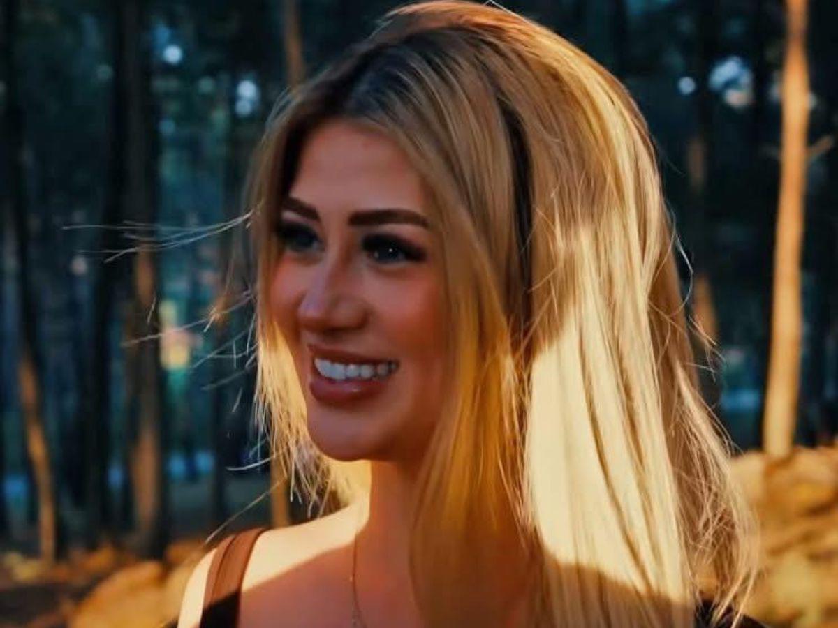 Con flores, maquillaje y muñecas: así luce la tumba de Valeria Márquez en México