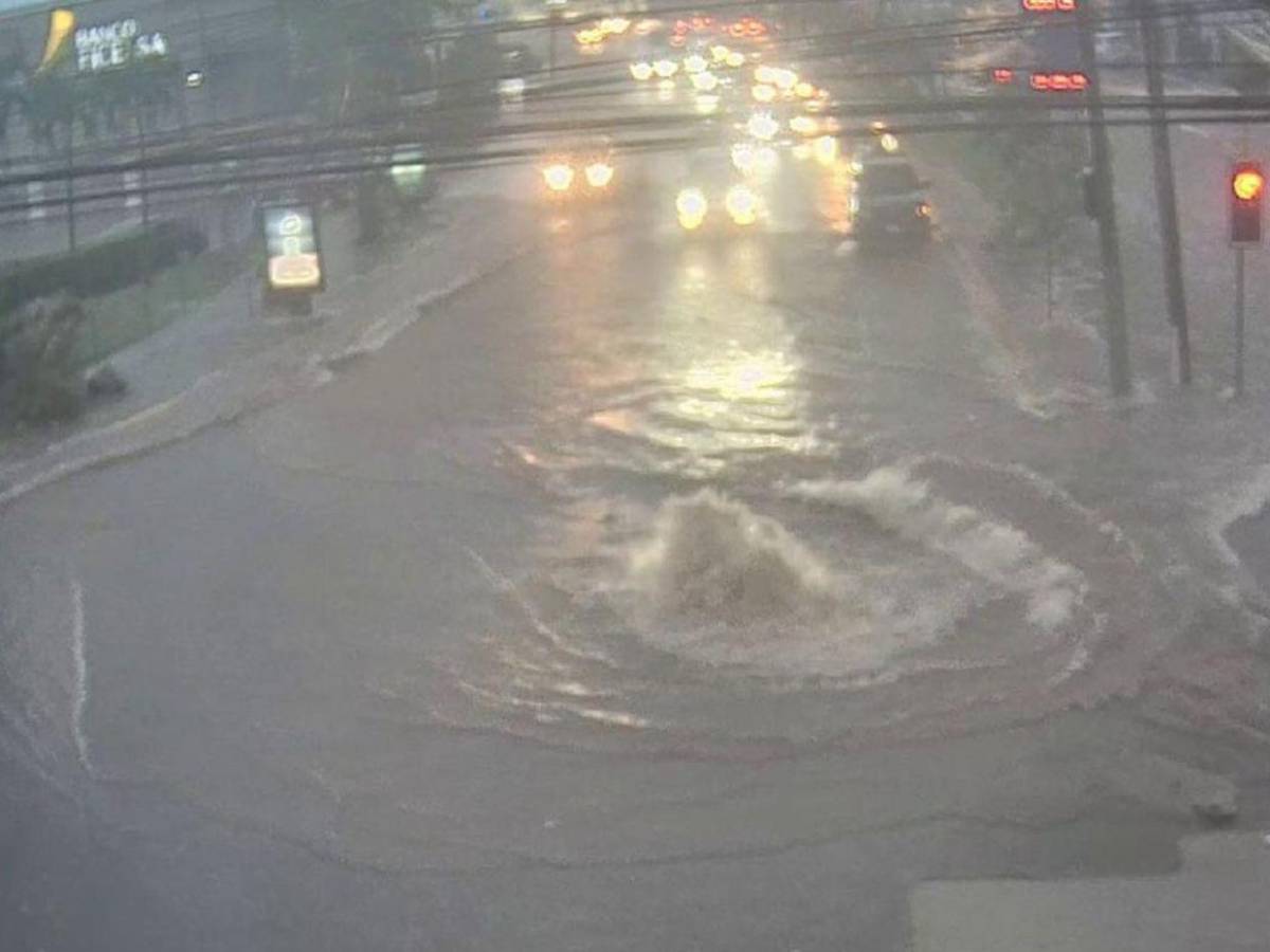 San Pedro Sula celebra su feria mientras lluvias provocan inundaciones en distintas zonas