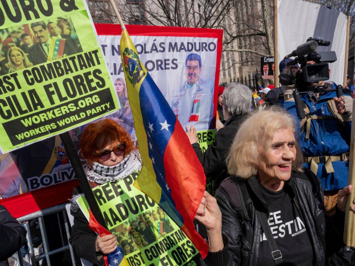 Protestas a favor y en contra de Maduro desatan caos frente a corte