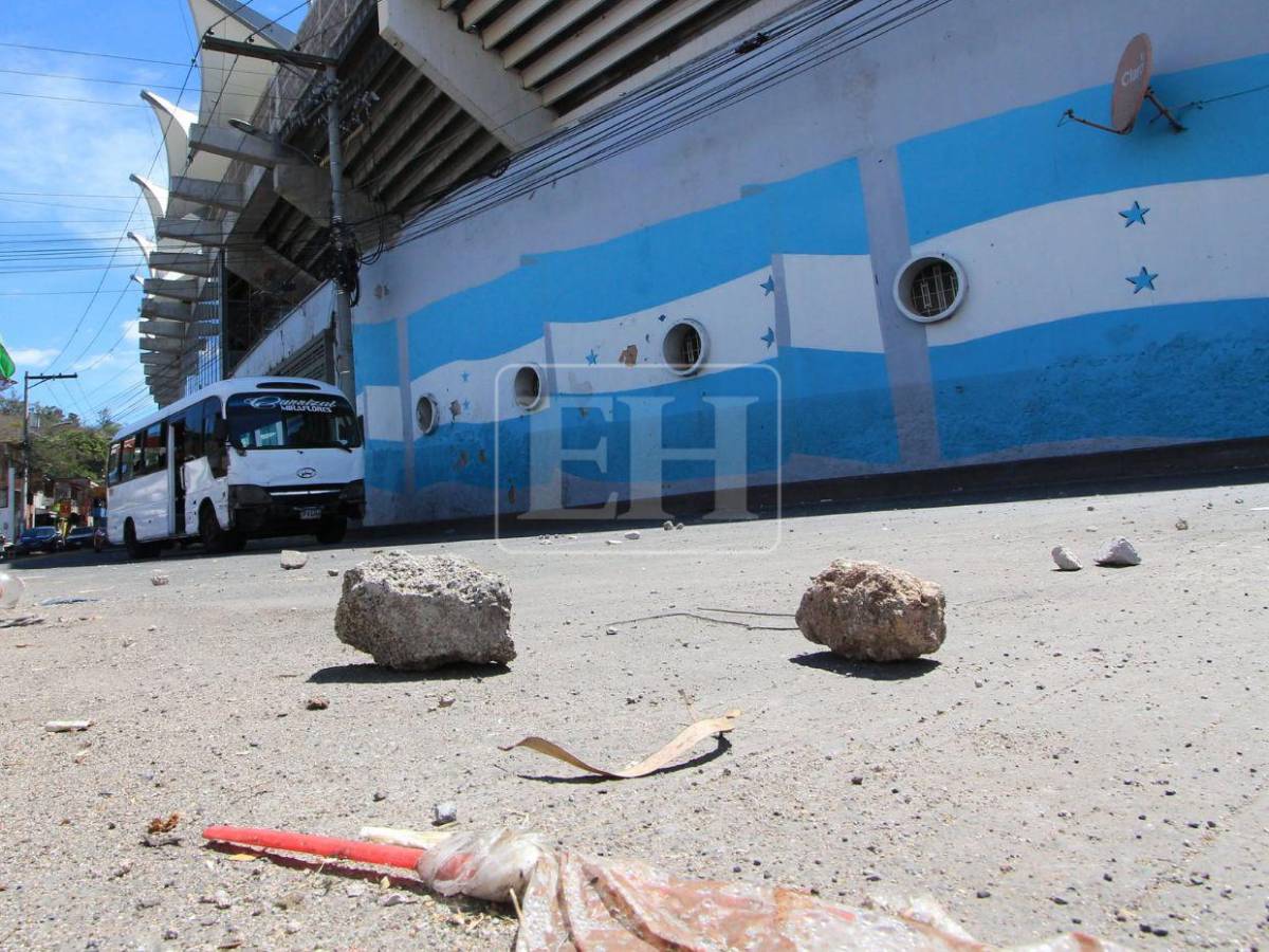 Así quedaron los alrededores del Estadio Nacional tras enfrentamiento en el clásico