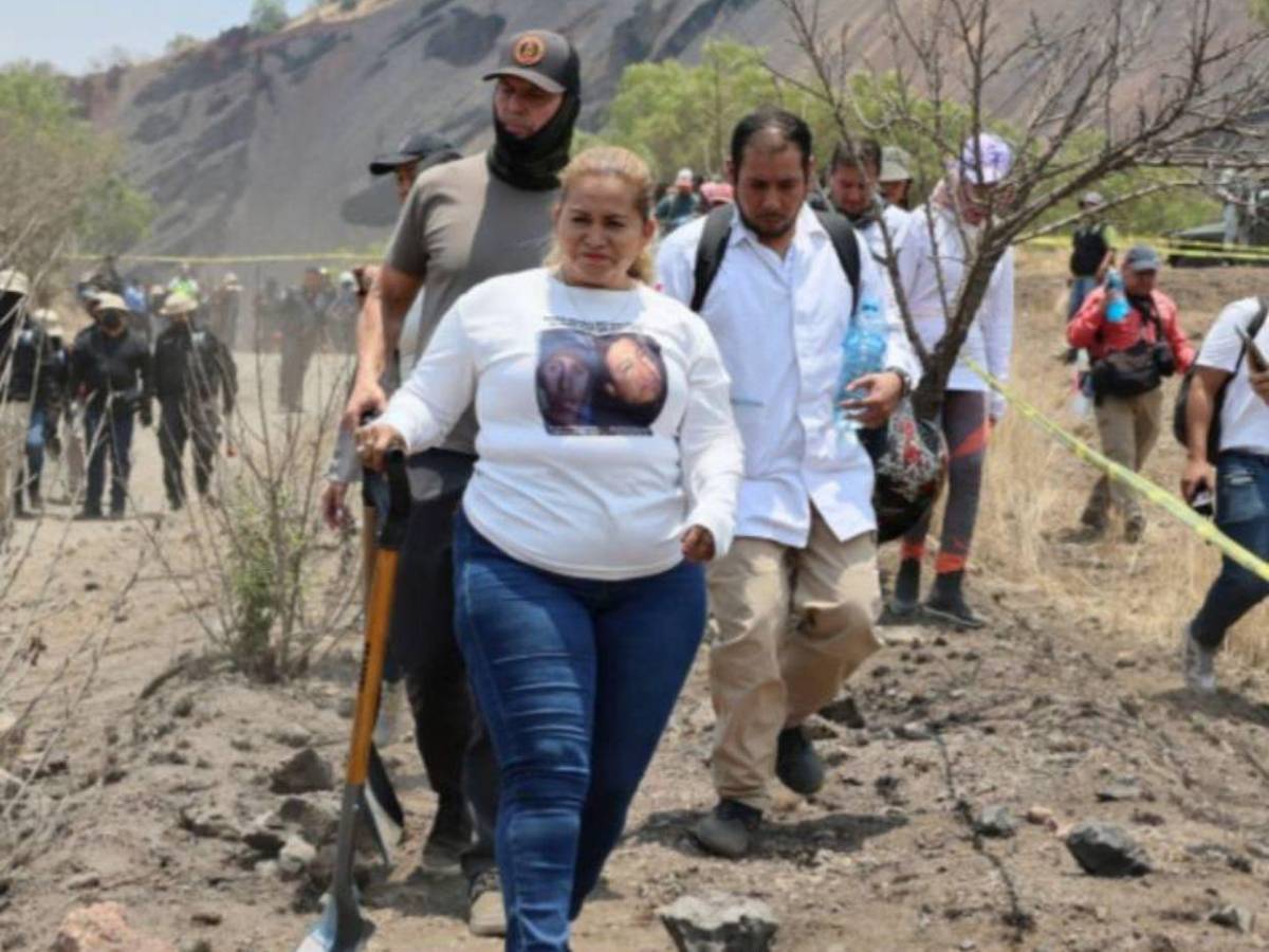 “Vámonos a casa, hijo”: líder de Madres Buscadoras halla restos de su hijo desaparecido