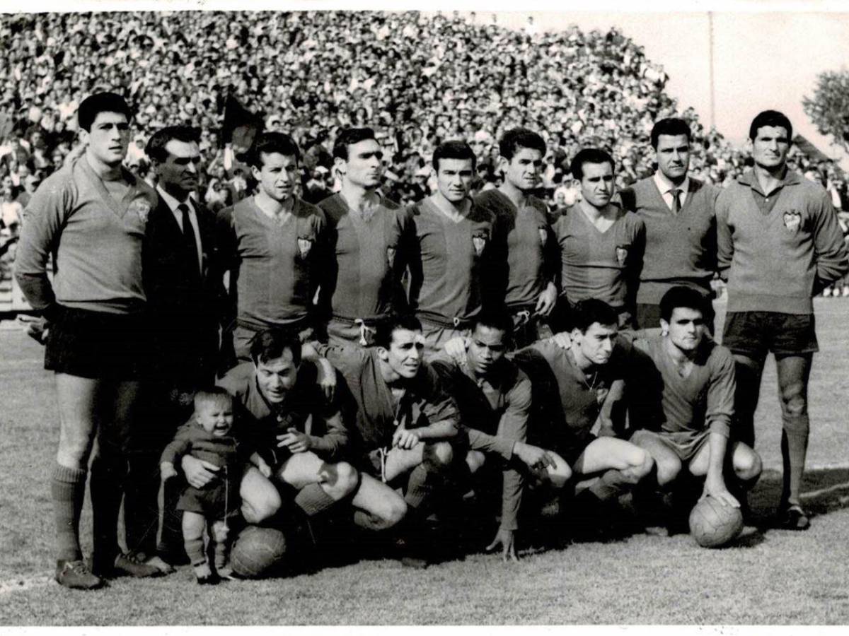Un ganador del Balón de Oro jugó aquí: Levante, el equipo interesado en Kervin Arriaga