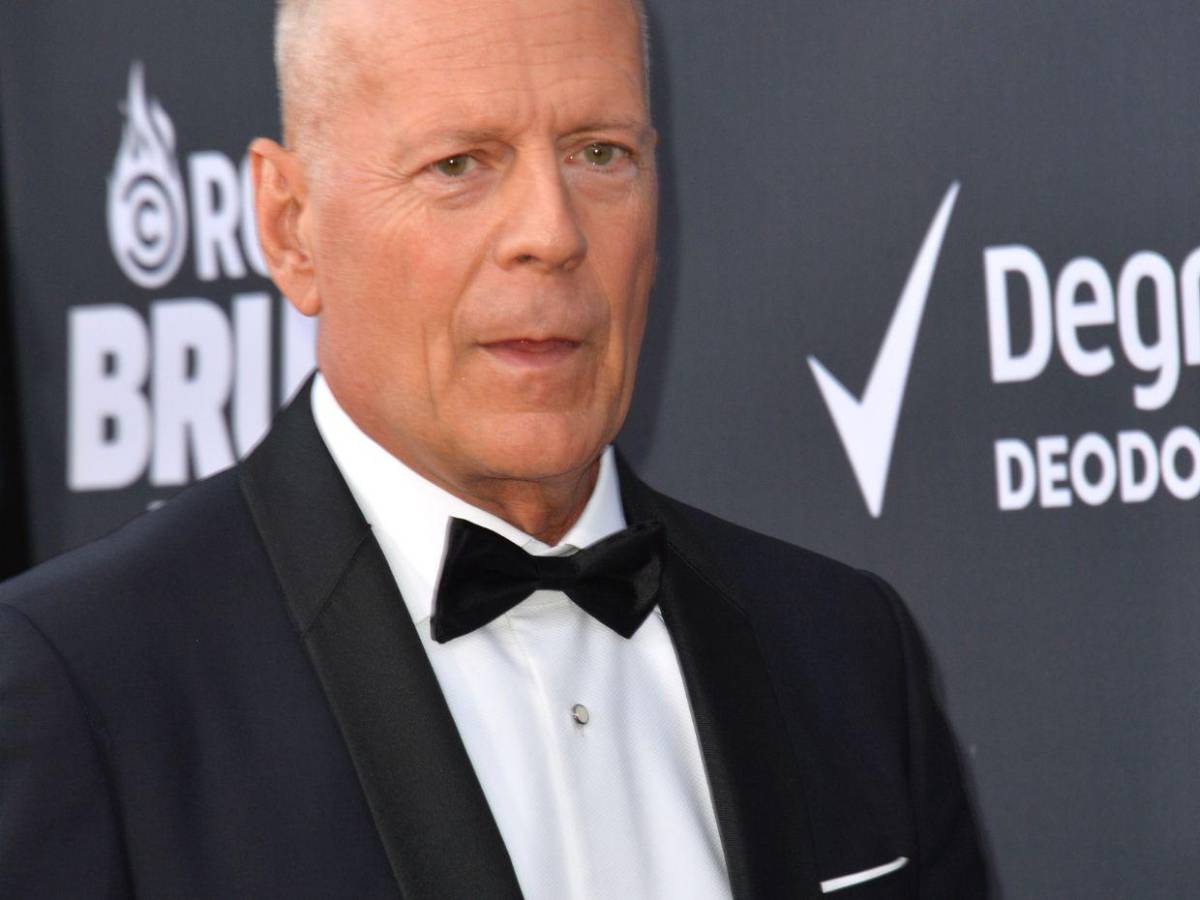 Bruce Willis fue trasladado a  una casa de cuidados, pero se mantiene muy activo