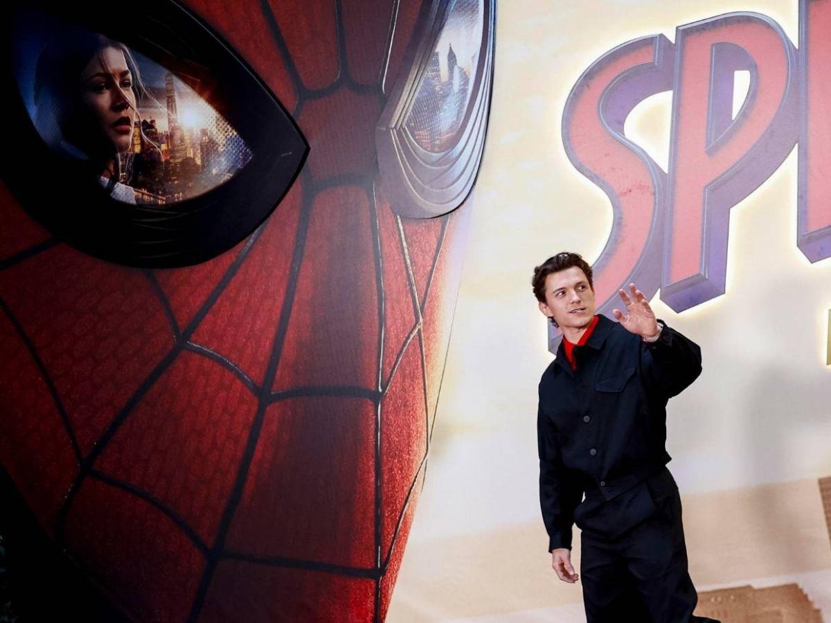 Los looks de Zendaya y Tom Holland en su primera alfombra roja como esposos