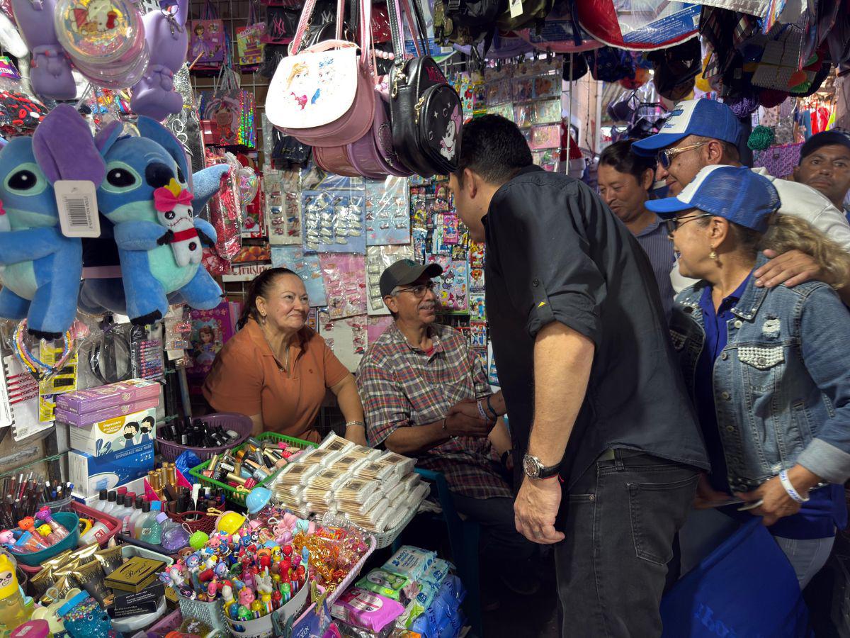 Juan Diego Zelaya recorre barrios y mercados para presentar su plan de acción en la capital
