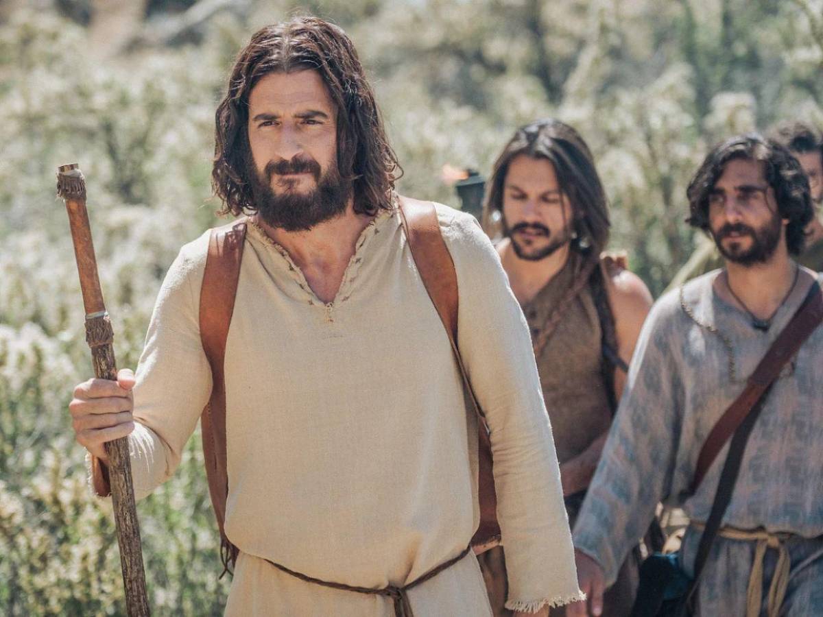 Famosos que han interpretado a santos, vírgenes o apóstoles en el cine