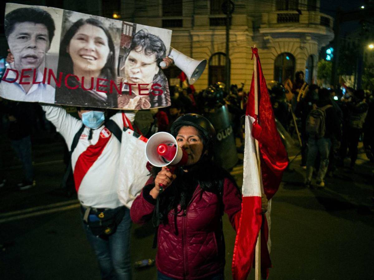 Perú: Dictan prisión preventiva por 30 meses para cuñada de presidente Castillo