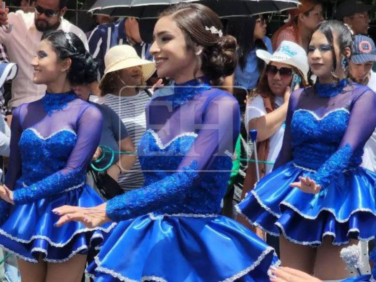 El 15 solo desfiló un ratito, recuerda maestra de Emily, palillona del Cultura Nacional