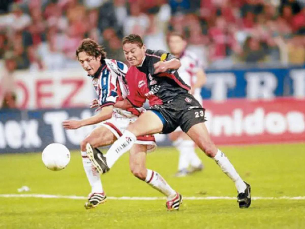 Salió del Congreso Nacional y a esto se dedica: La nueva vida del ídolo del Olimpia, Wilmer Velásquez