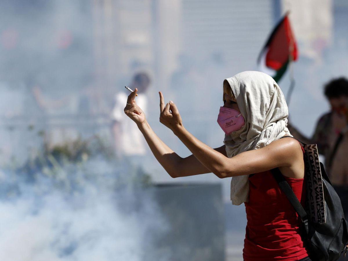 Manifestaciones en Francia: 200 detenidos y bloqueos en autopistas y trenes