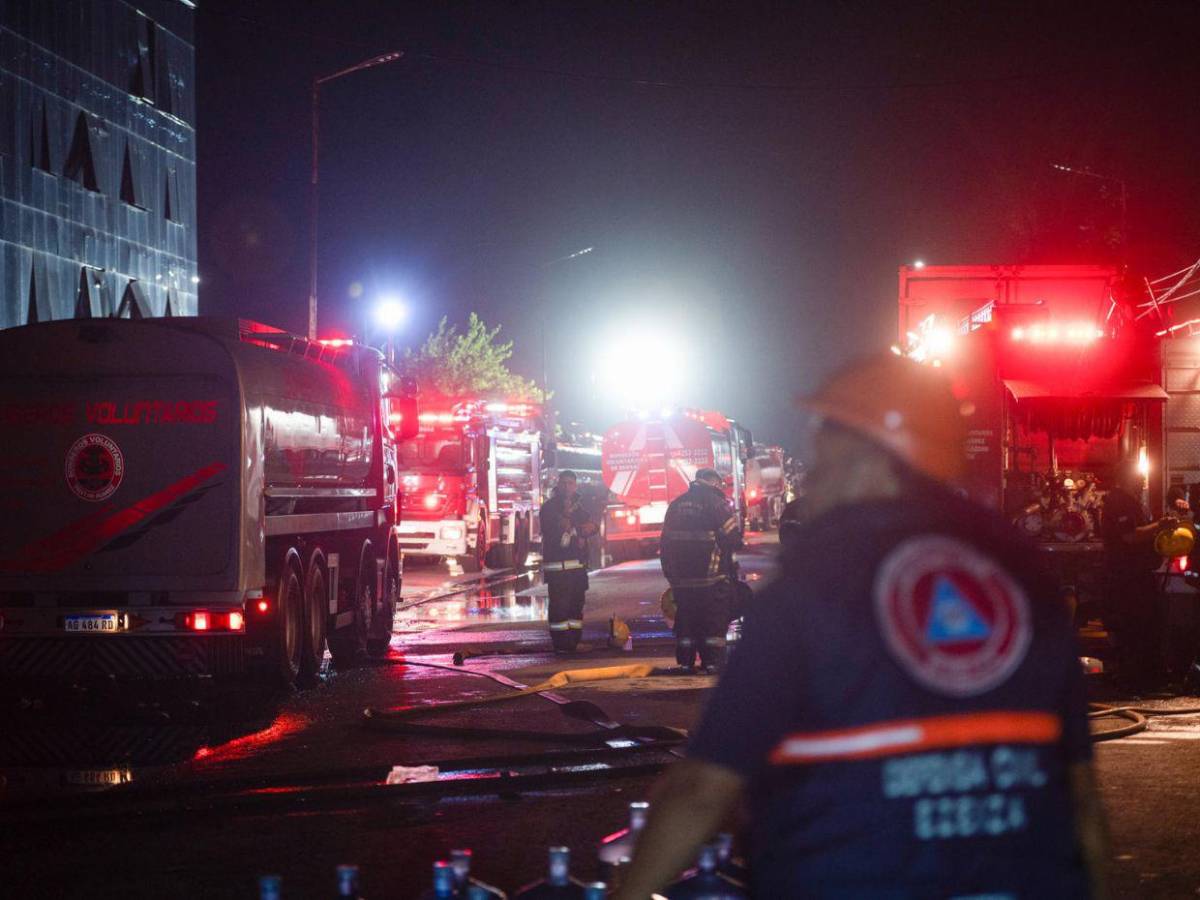 En fotos: explosión en zona industrial de Ezeiza, Argentina, desata infierno y deja 15 heridos