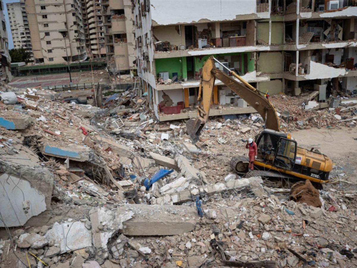 Venezuela conmemora su independencia entre muertos, desaparecidos y destrucción
